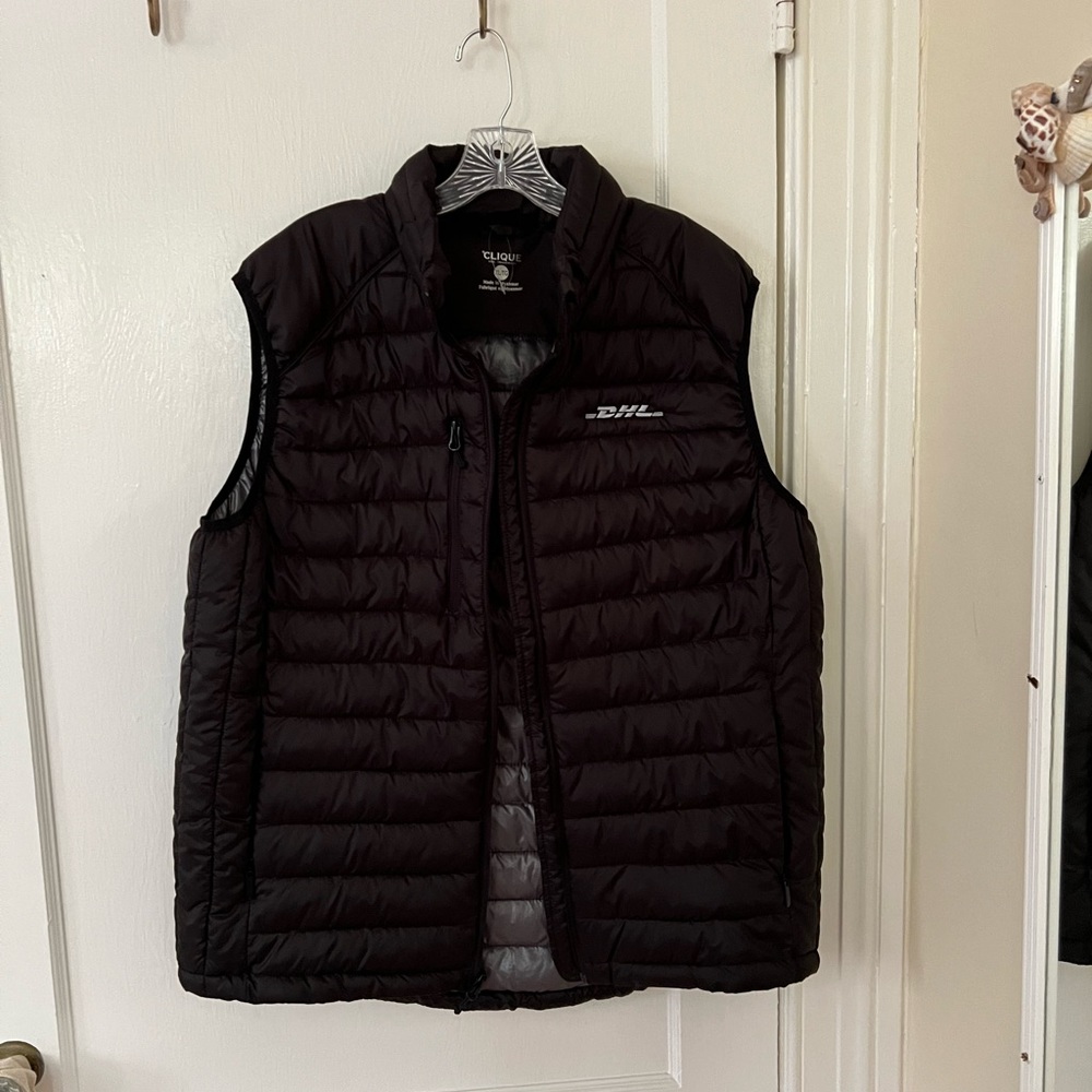 DHL puffer vest men’s XL